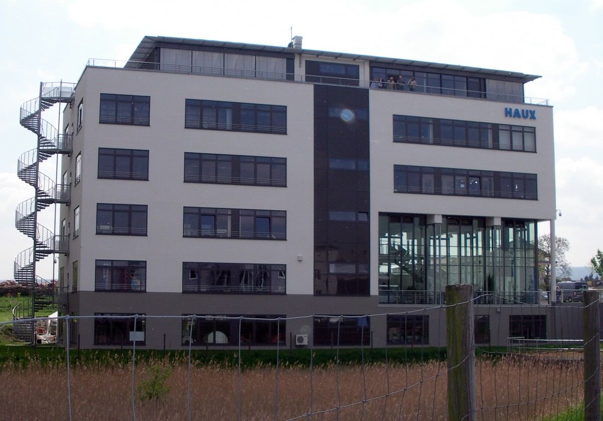 Produktions- und Verwaltungsgebäude Haux Life Support